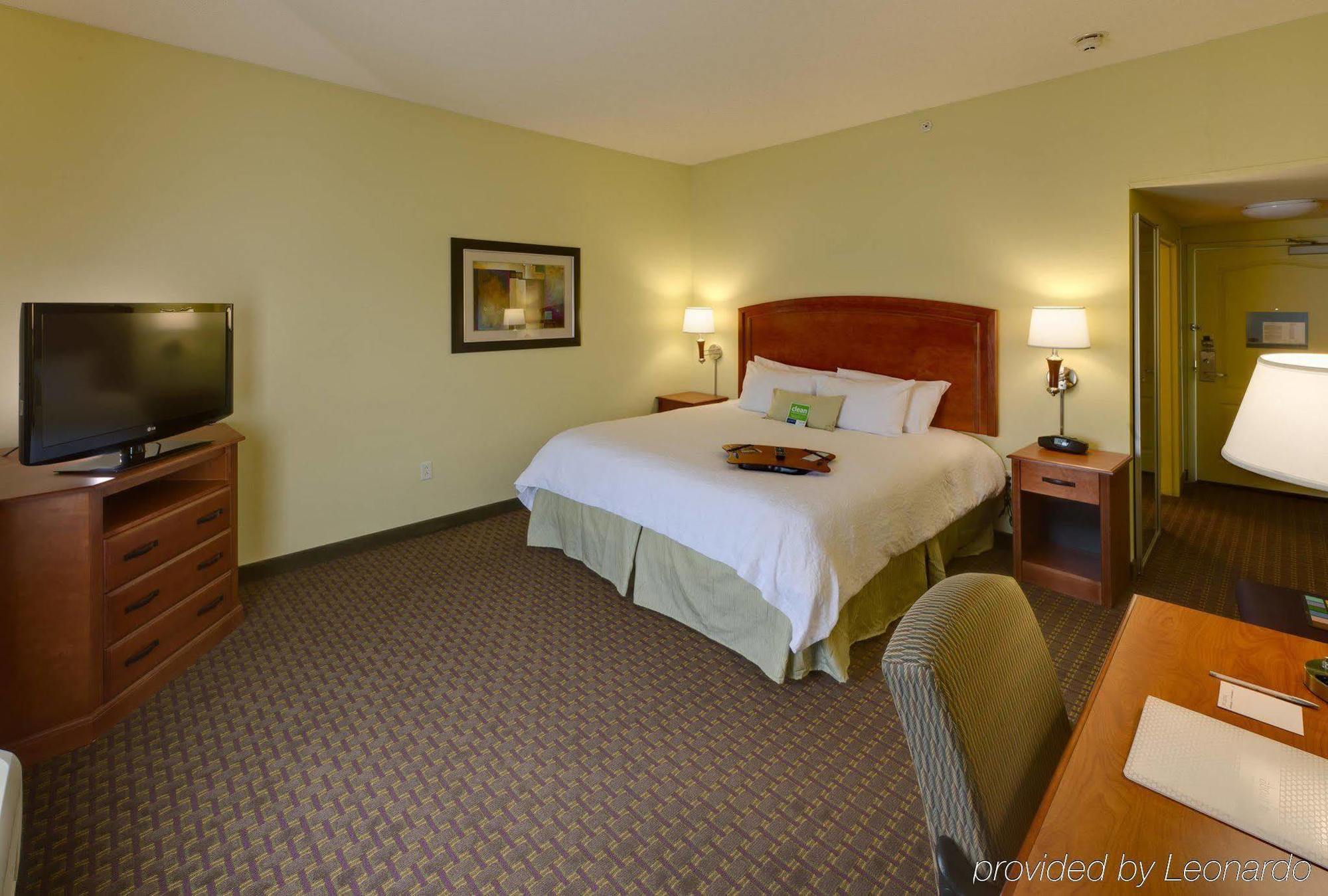 Hampton Inn & Suites Moline-Quad City Int'L Aprt Room photo